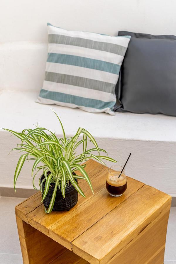 Amer Suites Fira  Esterno foto